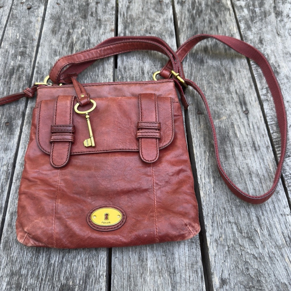 Fossil‎ Keyper Small Women's RED Leather Shoulder/ crossbody Purse Handbag